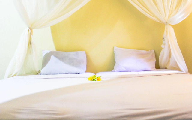Lolo Beach Inn