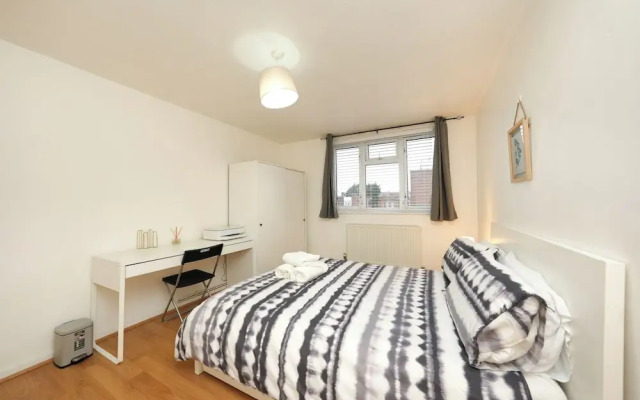 Balcony-freeparking-centrallocation-familyfriendly