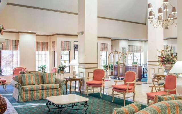 La Quinta Inn & Suites by Wyndham South Holland