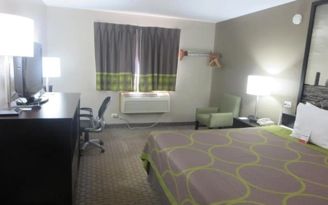 Super 8 Mundelein/Libertyville Area