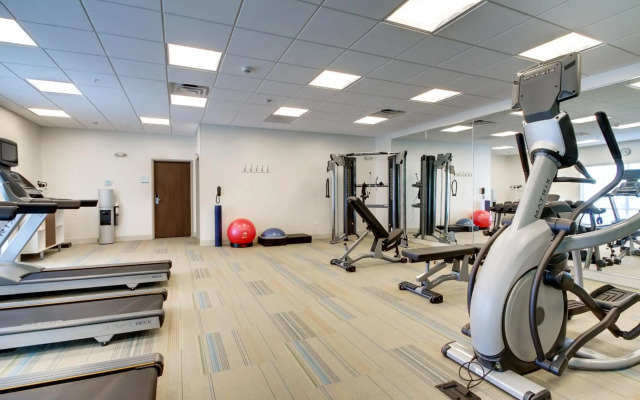 Holiday Inn Express & Suites Galesburg by IHG
