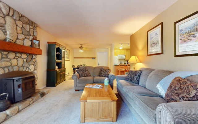 Summit #243 1 Bedroom Condo