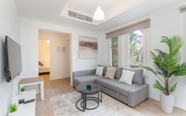 Tranquil 3BR Villa in Springs Community - Sleeps 7