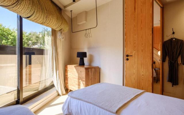 11 holiday homes