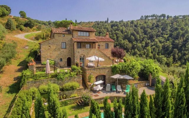 Luxury Pool Villa in Cortona