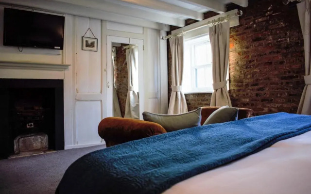 The White Horse & Griffin