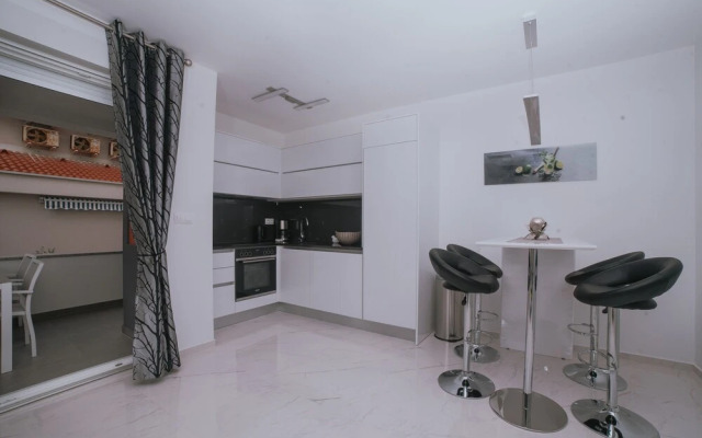 Apartment Relax with Jacuzzi & Garden