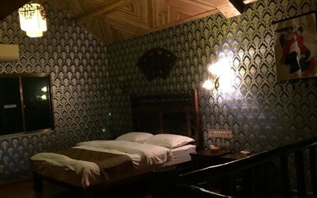 Xishuangbanna Fengweizhu Inn