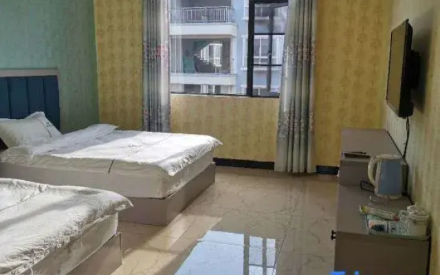 Mengzi Huaxi Hotel