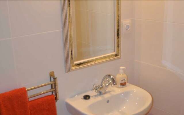 El Almendro y la Montaña