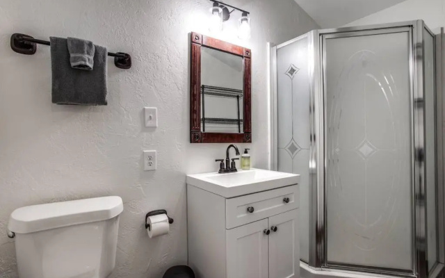 Renovated Waterfront w Dock, Sleeps 11