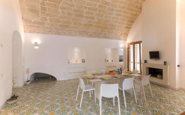 Villa a mare grande piscina, tennis, calcetto m750