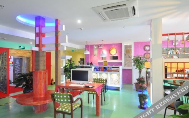 Nashanmen Boutique Inn (Sanya Bay Pedestrian Street)