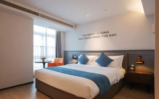 Wei Hotel Fan (Chongqing Xinpaifang)