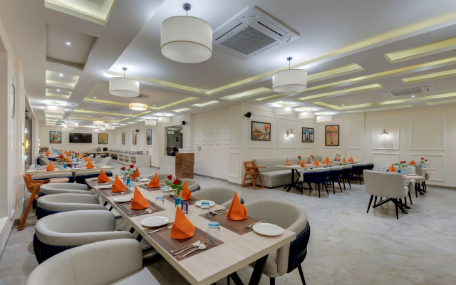 Click Collection Grand Gateway Varanasi