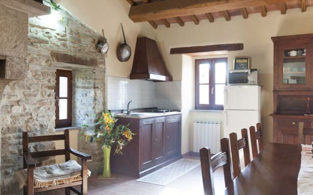 Belvilla by OYO Farmhouse With Swimming Pool