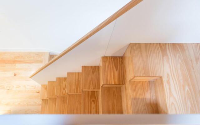 Home in Porto - Cozy 2BR Duplex by LovelyStay