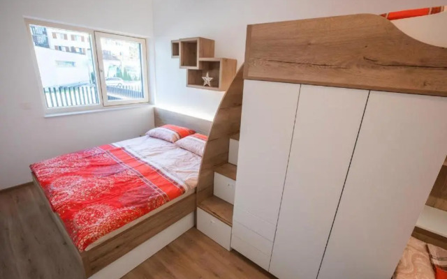 Vila Mojca Apartma Eva-Neža, Kranjska Gora (center)