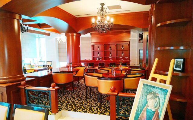 Ally Hotel