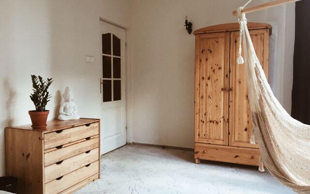 Lucka Rooms - Indian Summer B24.5