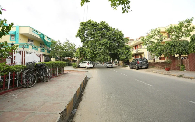 OYO 386 Hotel Lotus Panache