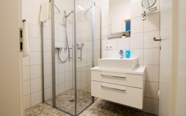 Frau Clara Haus - Ecke 1