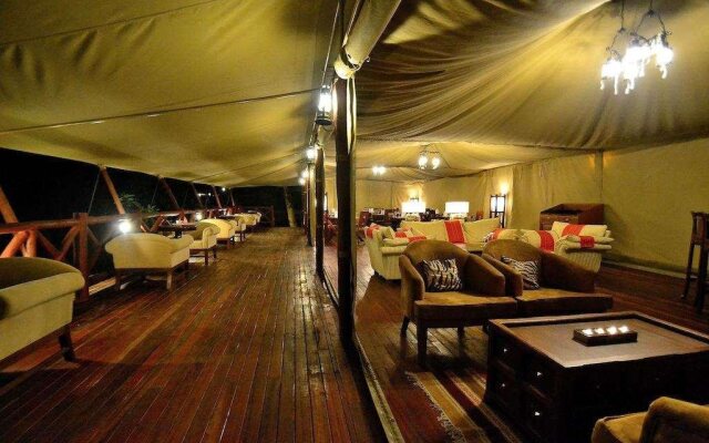 Kiboko Luxury Camp