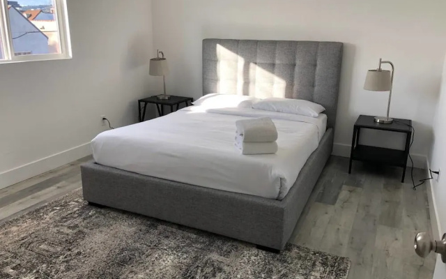 Brand NEW Luxury Spacious 3bdr Townhome Close to 3rd St
