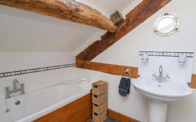 Hendre Bach Barn