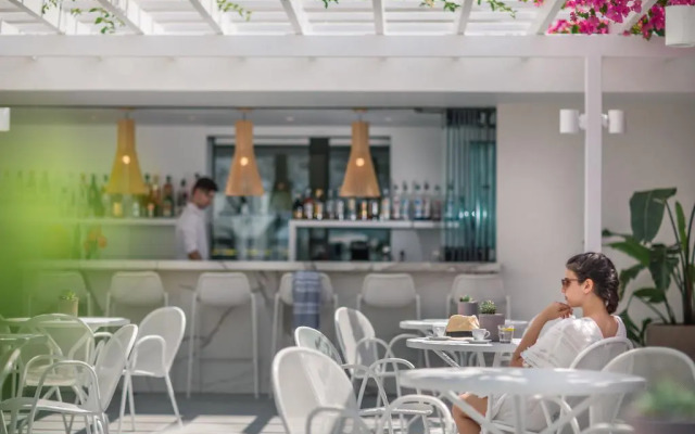 Nissi Park Hotel
