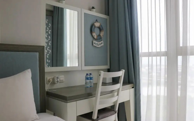 Comfort and Elegant 1BR at Gold Coast Apartment