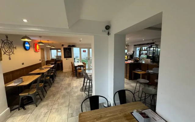 The Waves Bar Cafe B and B Hotel