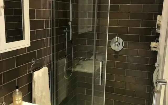 2 Bedroom Brighton Apartment With Sea Views