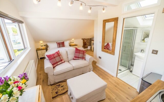 Sea View Holiday Flat - Covehurst Bay