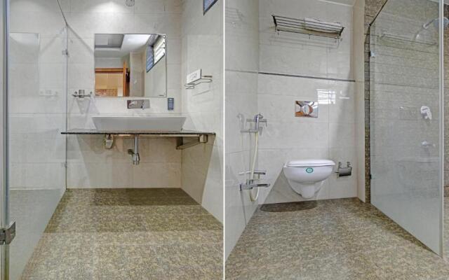 Collection O Hotel Johri Residency
