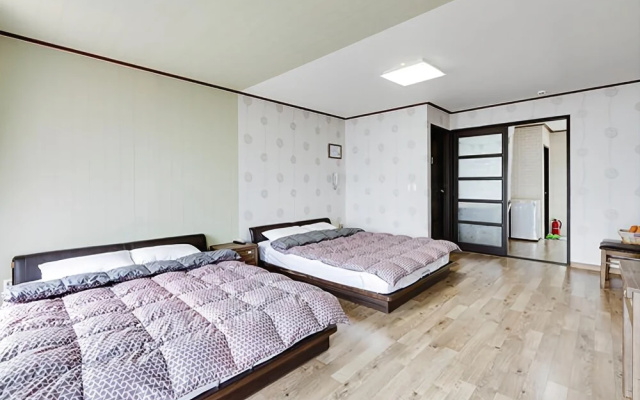 Tongyeong Pine Fragrance Silverlight Sea Pension