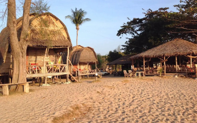 Lanta Riversand Resort