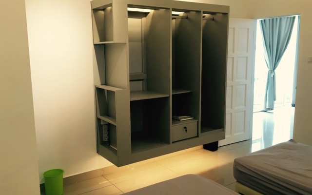 Lux Desaru Villa – Guest Rooms – Bandar Penawar