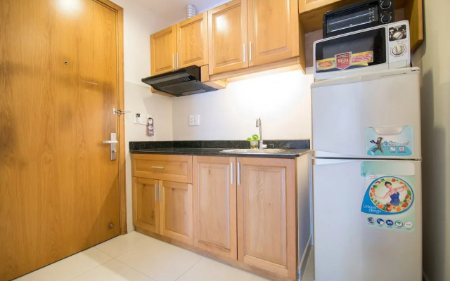 RedDoorz Plus near SECC D7