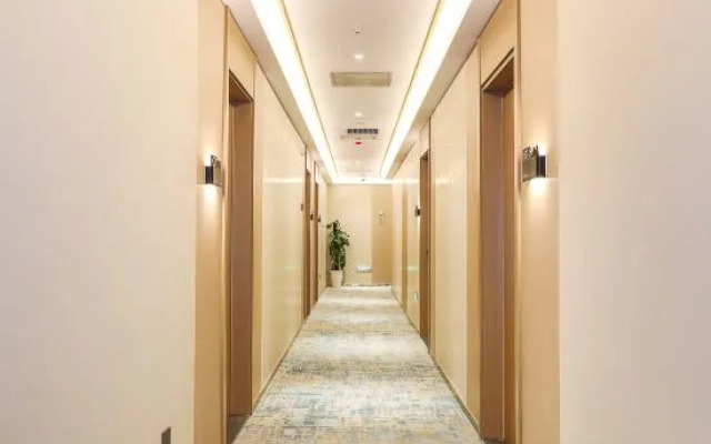 Shanghai Starry Sky Manju Theme Hotel (Haichang Ocean Park Branch)