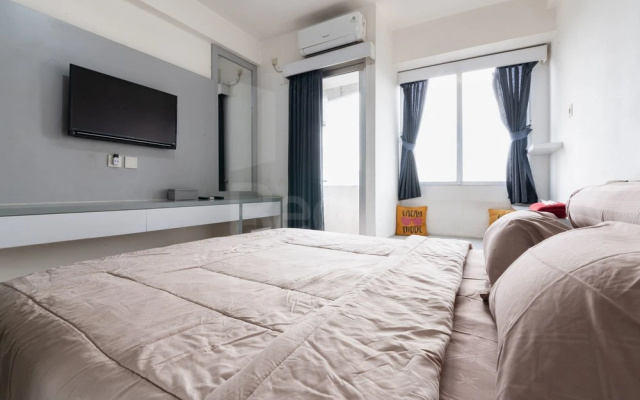 RedLiving Apartemen Riverview Residence - UV Rooms Tower Mahakam with Netflix