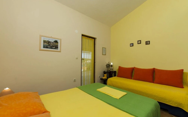 Georgi - 200 m From sea - SA3 Zuti