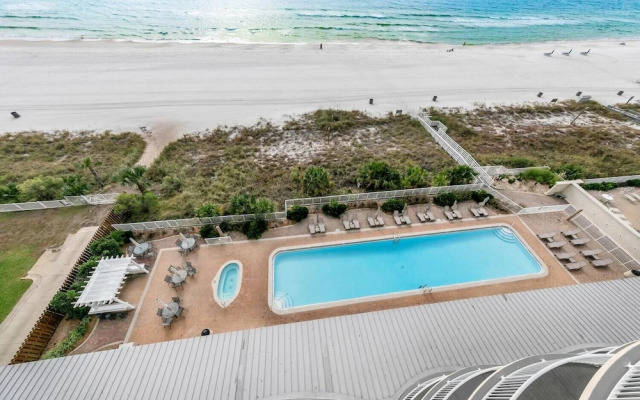 Twin Palms 804