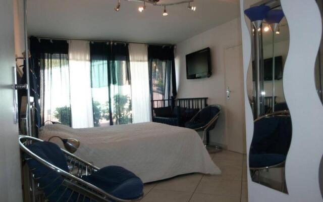 Juan Les Pins Near Cannes Beaches 1820 Guests