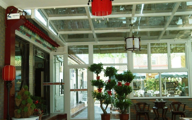 Hutong Inn