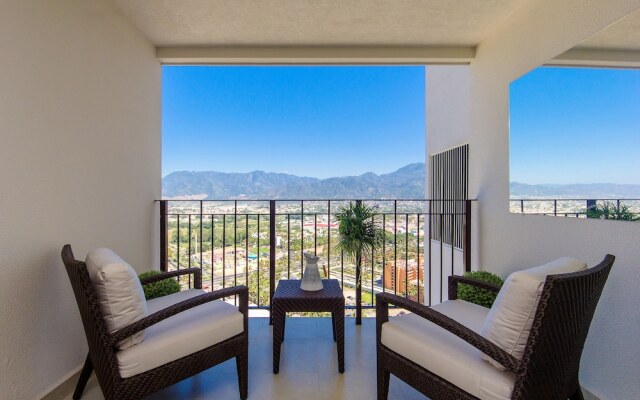 Stunning Upgraded Condo All Oceanfront