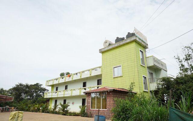 OYO 18730 Galaxy Inn