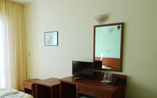 Lotos Hotel