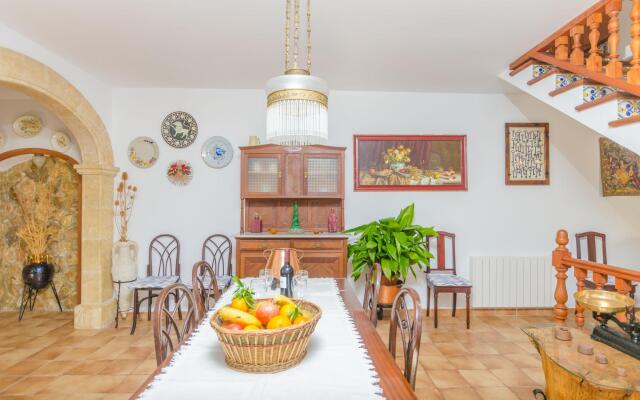 ES PUJOLS - Chalet with terrace in Campanet. Free WiFi