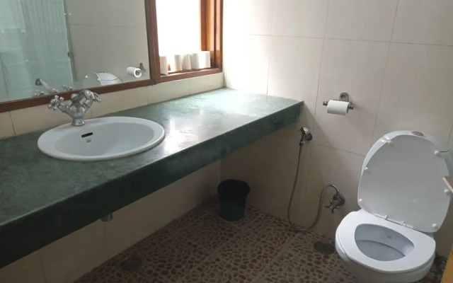 Hotel Ganga Azure